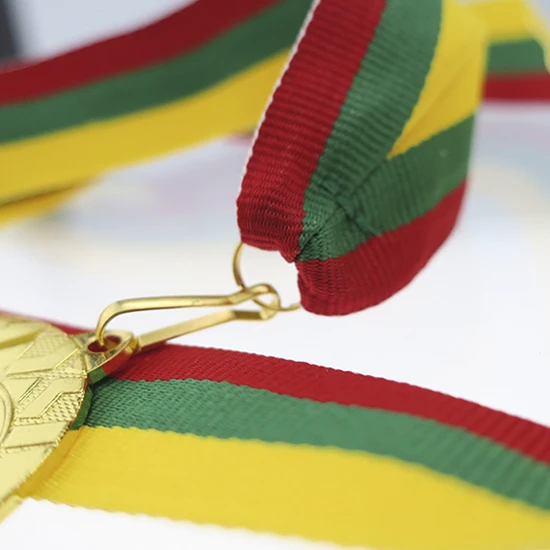 Ruban pour médaille V8-R/GN/Y Ruban pour médaille V8-R/GN/Y – Image 2