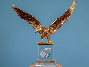 La statuette de l'Aigle d'or remise aux vainqueurs du tournoi des Quatre Collines